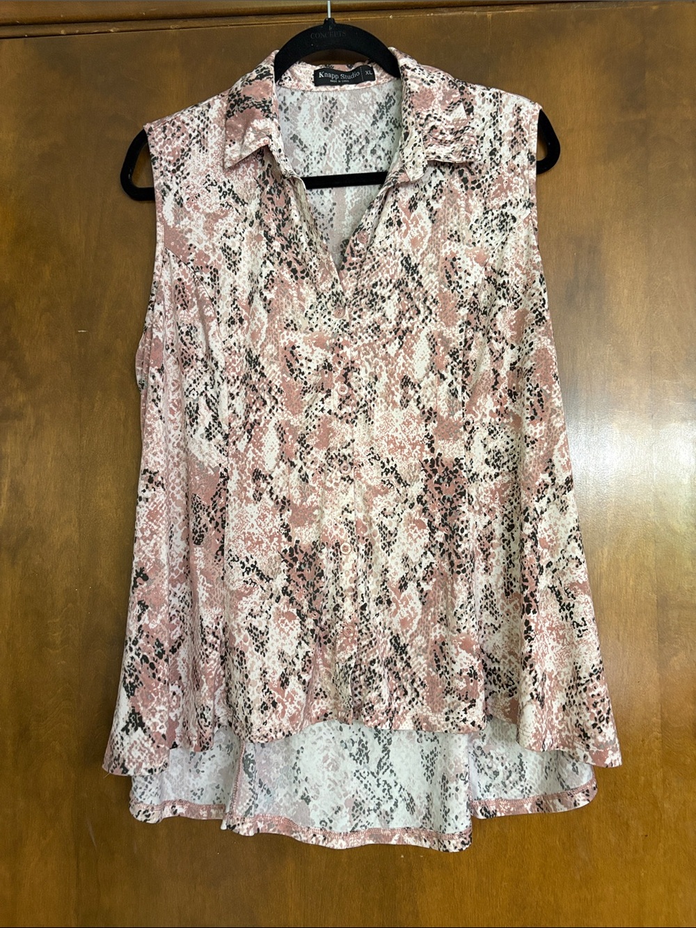 Sleeveless Collared Blouse - Pink Snakeskin Print XL